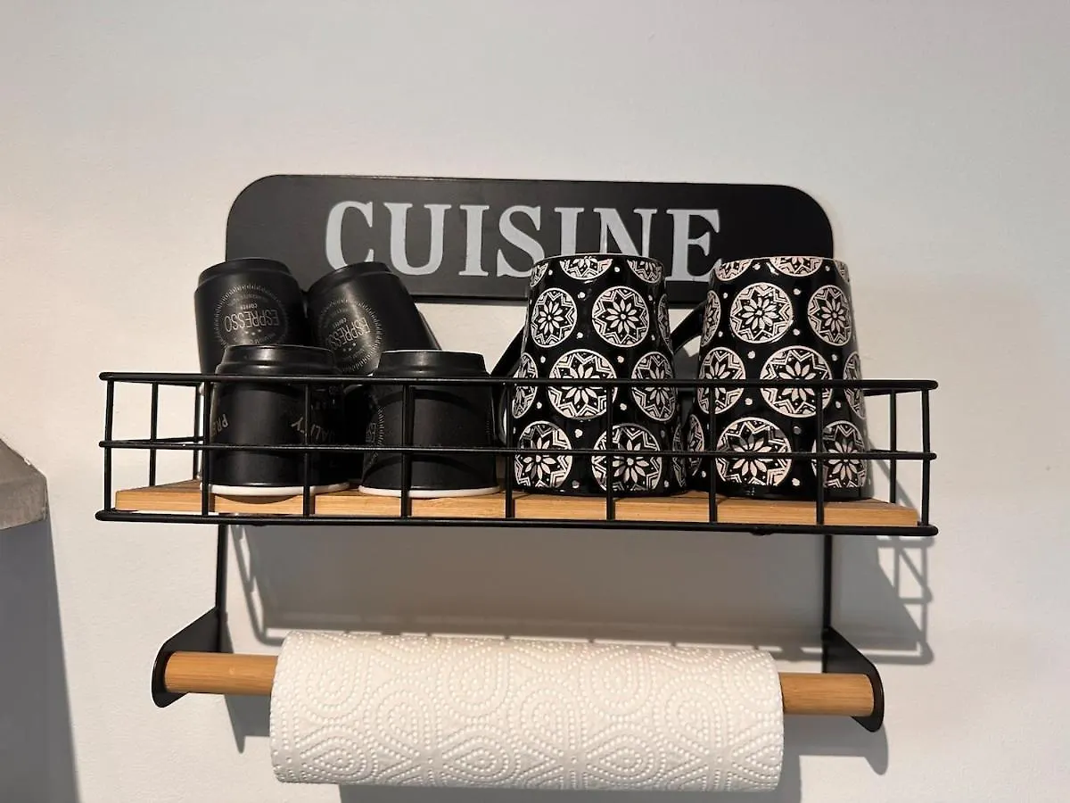 Aj - Stylish Pied-A-Terre A La Joliette - Parking Apartment Marseille